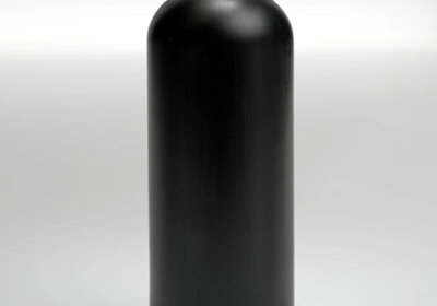 Черное, белое, серое: как цвет пластиковой бутылки влияет на содержимое и его защиту